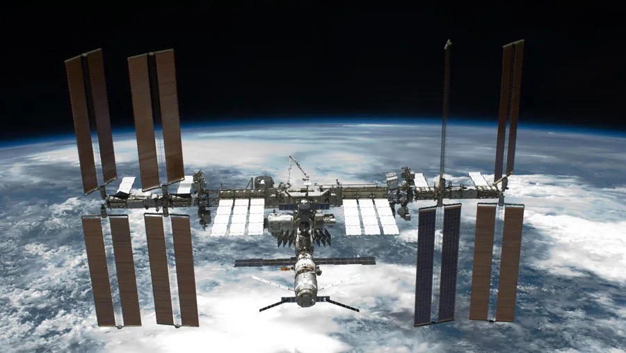 711LのEDCギアが宇宙へ | 711L EDC-01