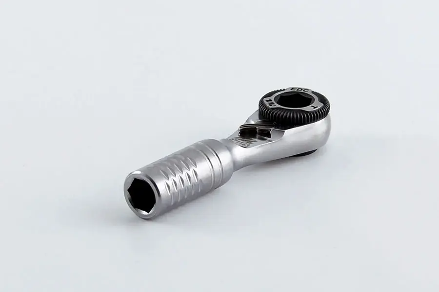 711L EDC 1/4インチ メス型ラチェットレンチ | 711L